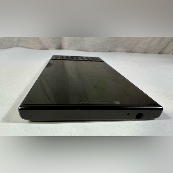 BlackBerry Key2 - Picture 6 of 6